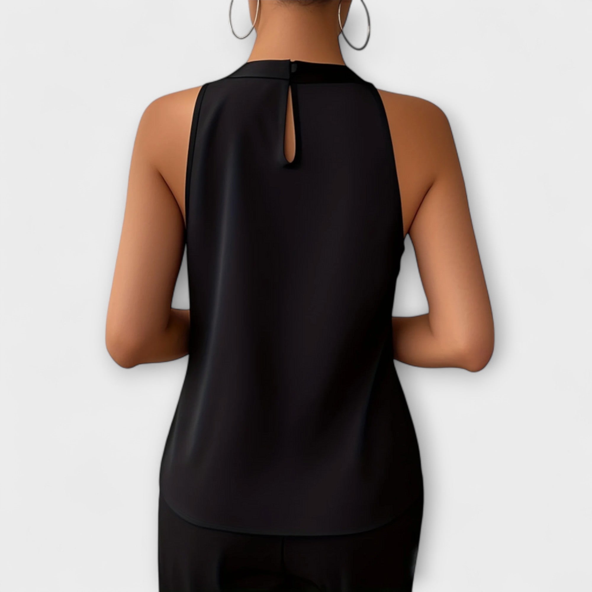 Skye - Chic Satinbluse med Off-Shoulder Design