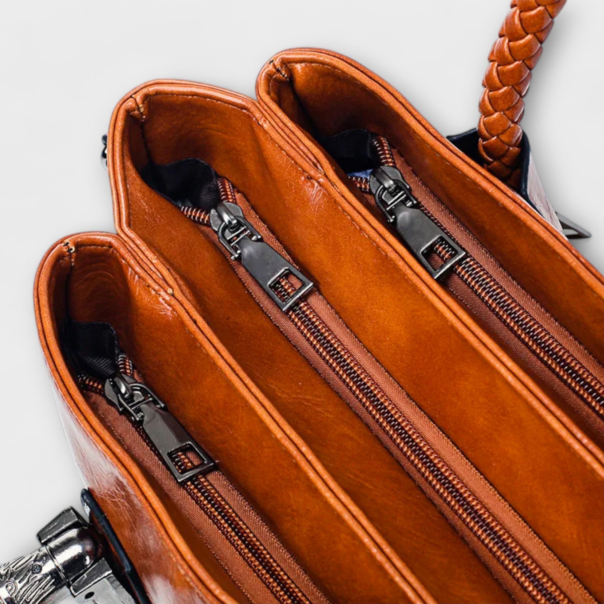 Aurellia. - Elegant Duffel Bag