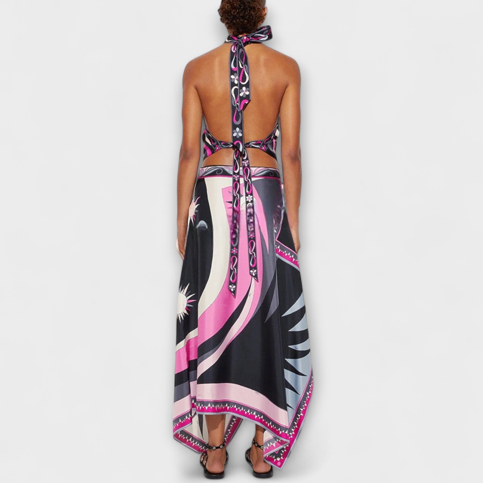 Everly - Sett med Halter Top og Asymmetrisk Midi Skjørt