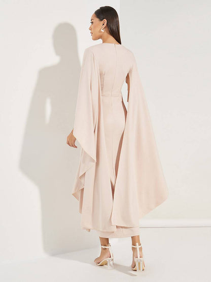 Rachel - Lys rosa midi-kjole med V-hals og chiffon-ermer