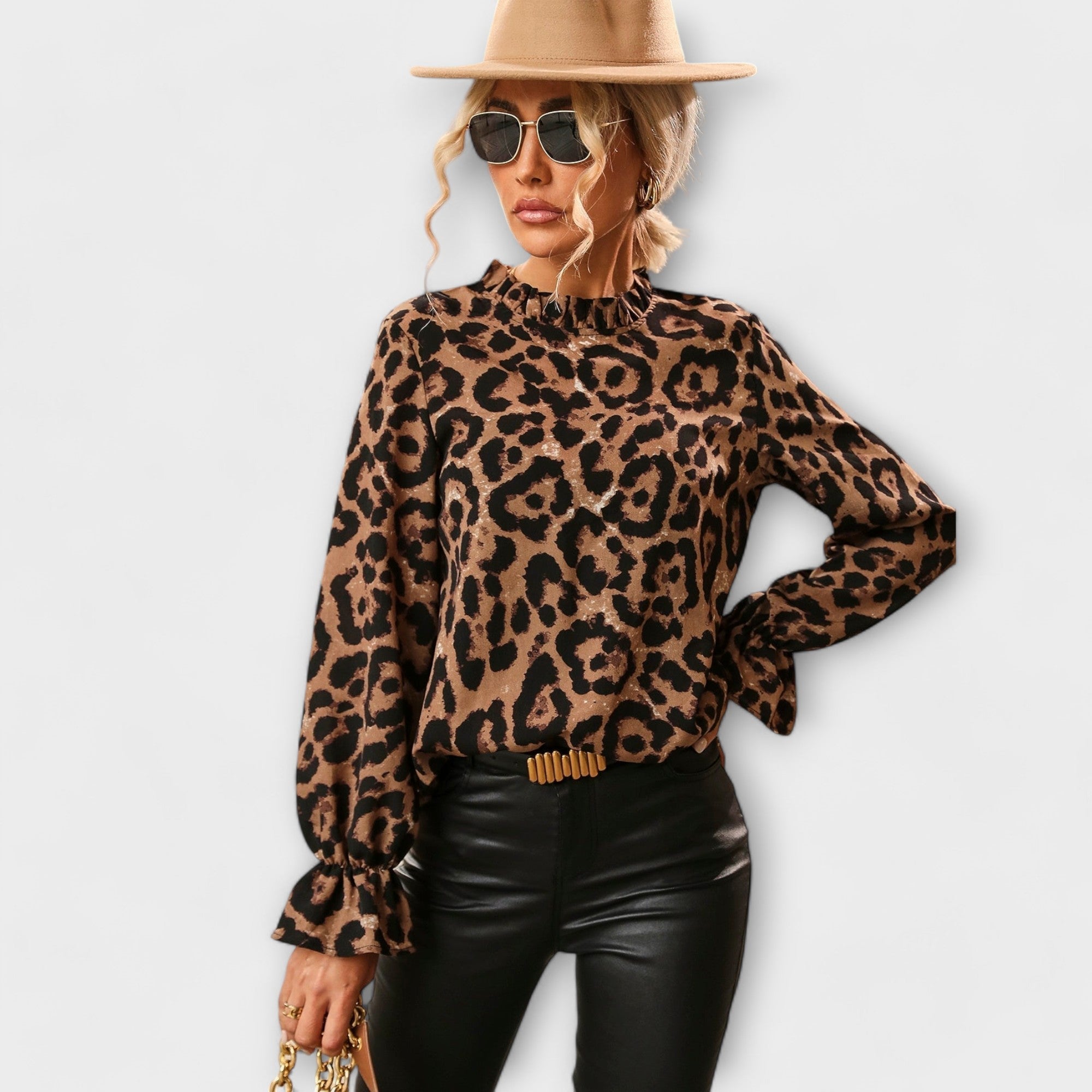 Kayla - Leopardbluse med Plisserte Krage