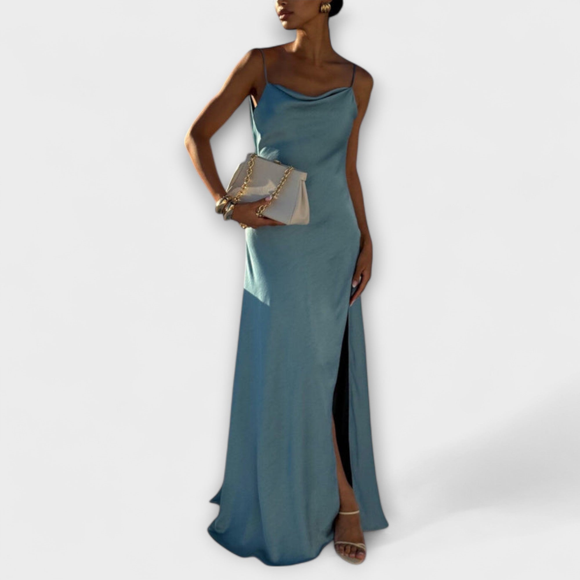 Hallie - Chic Satin Maxi Kjole med Høy Slitt