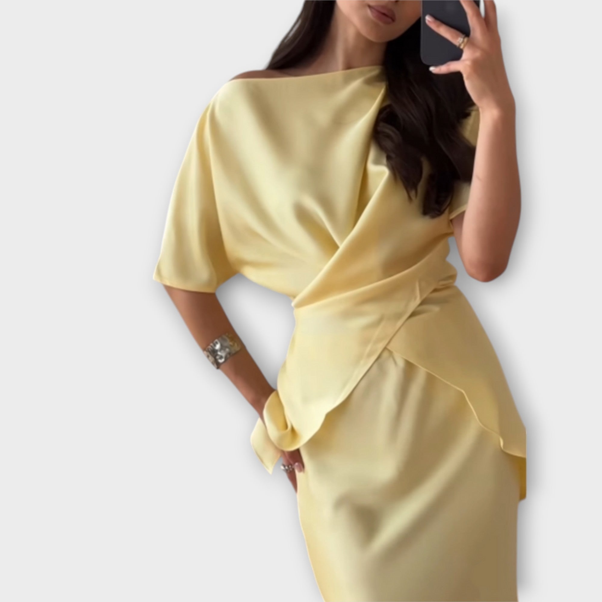 Finja - Off-Shoulder Topp med Knute Front og Skjørt Ensemble