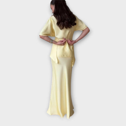 Finja - Off-Shoulder Topp med Knute Front og Skjørt Ensemble