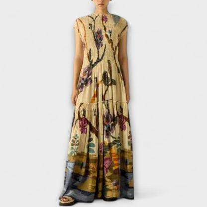 Amanda - Maxi Kjole med Plisserte Printdesign
