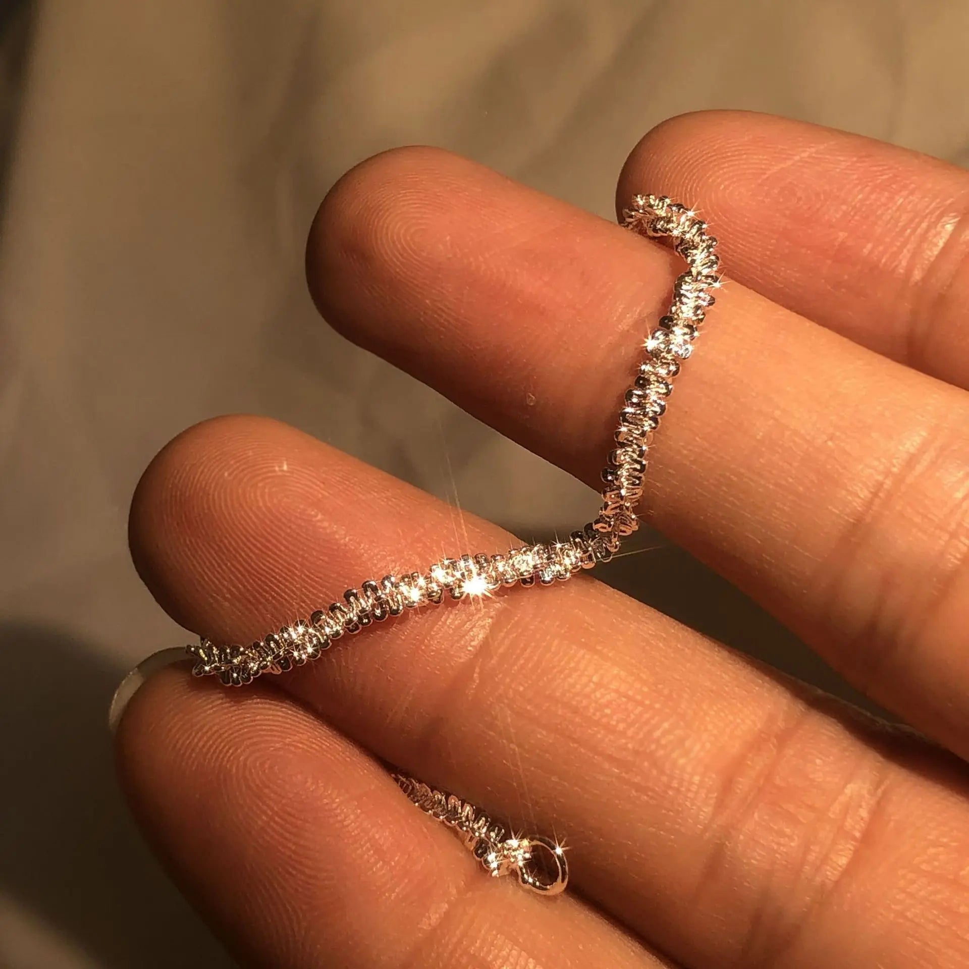 Skinnende Armbånd