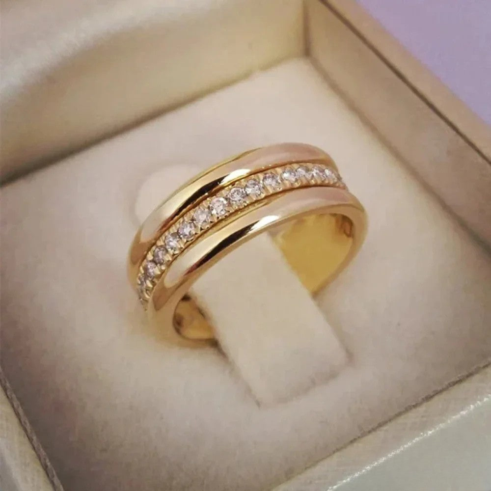Elegant dobbelt ring med zirkonia innlagt