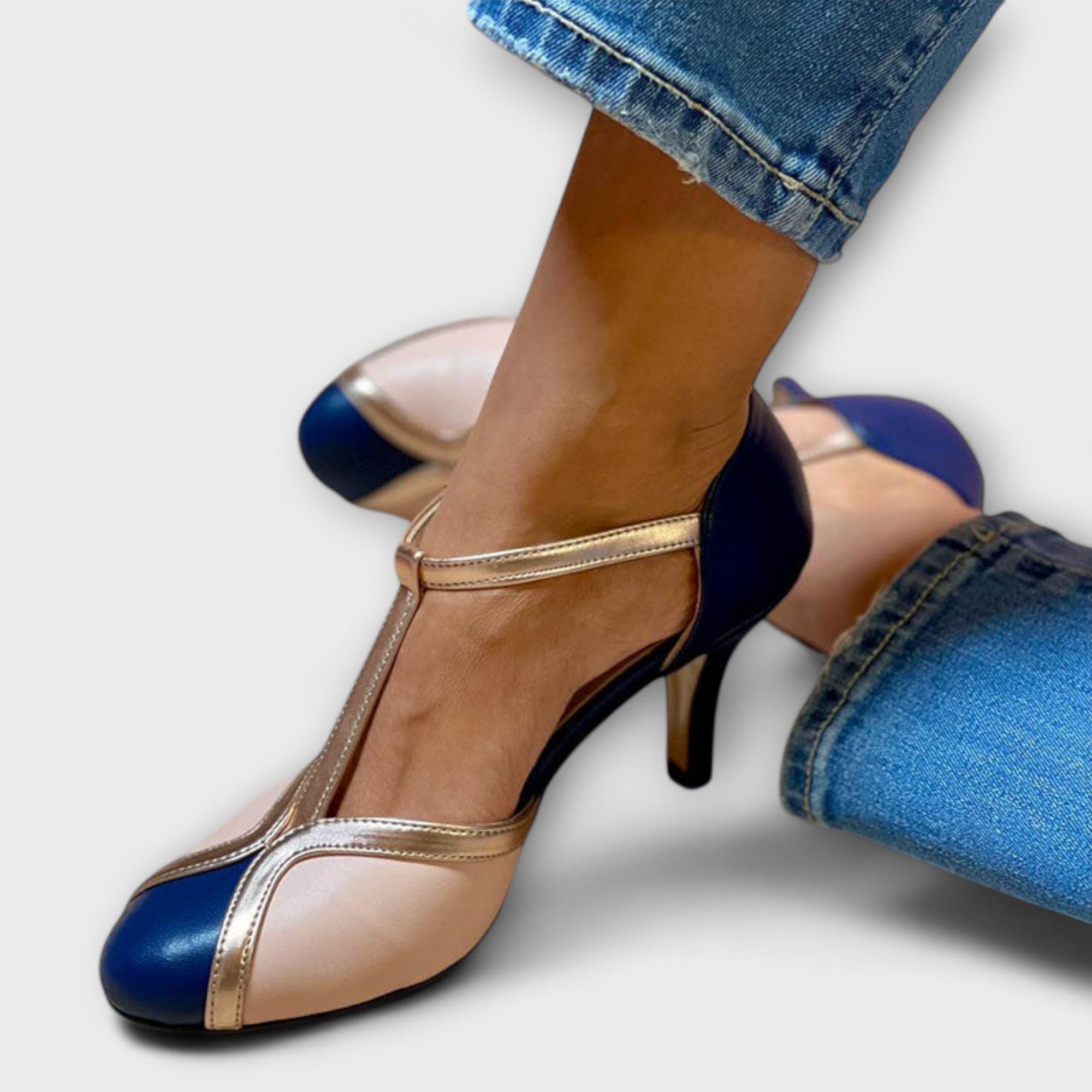 Alessia – To-farget T-Strap Eleganse