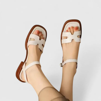 Deliane - Elegant Flate Sandaler