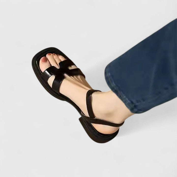 Deliane - Elegant Flate Sandaler