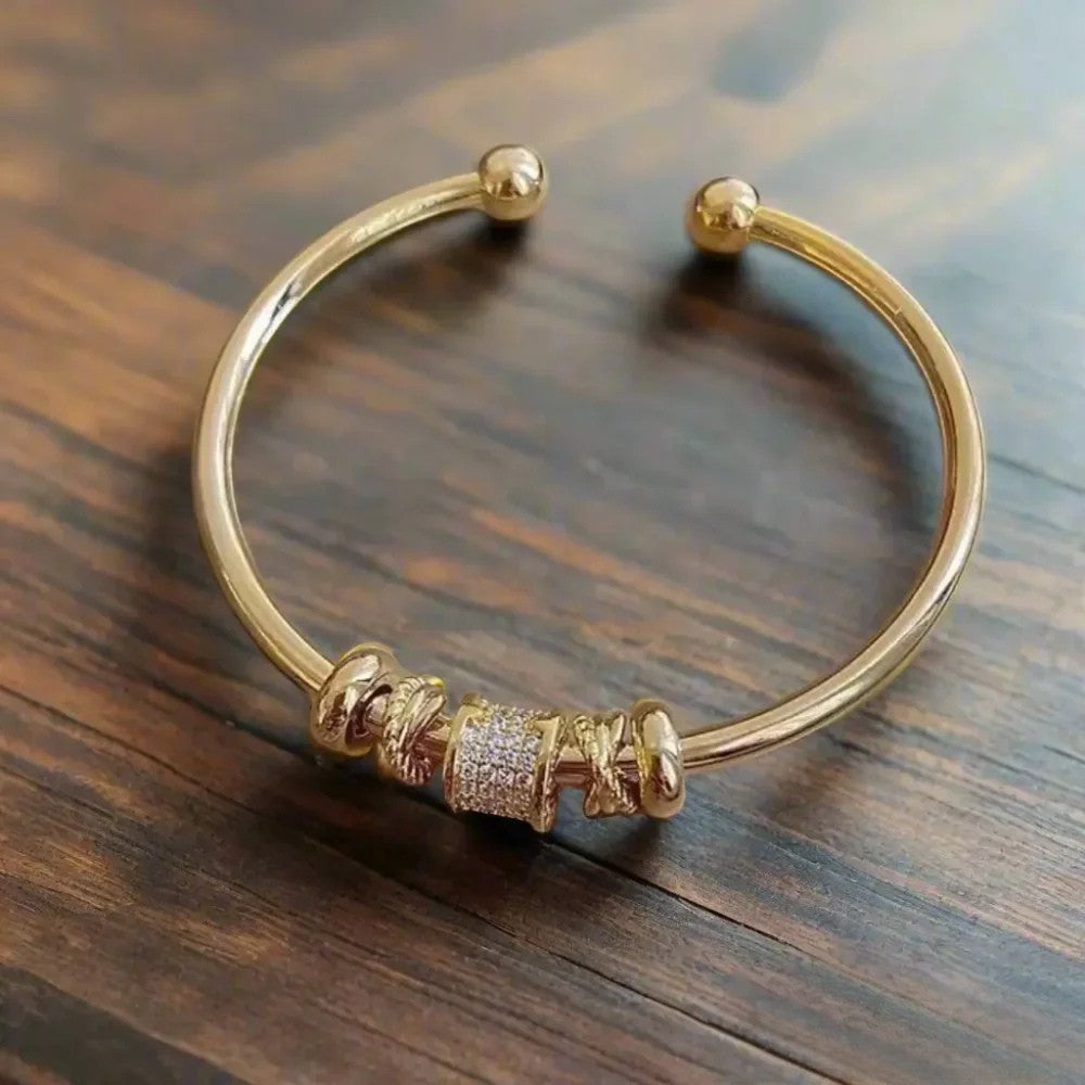 Justerbar Armbånd med Gyldne Pendanter