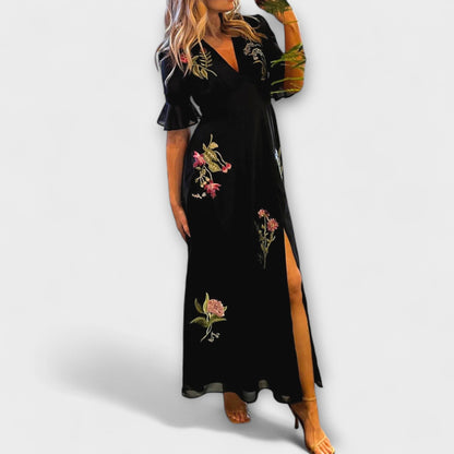 Beatrice - Elegant Marineblå Kjole med Blomsterbroderi