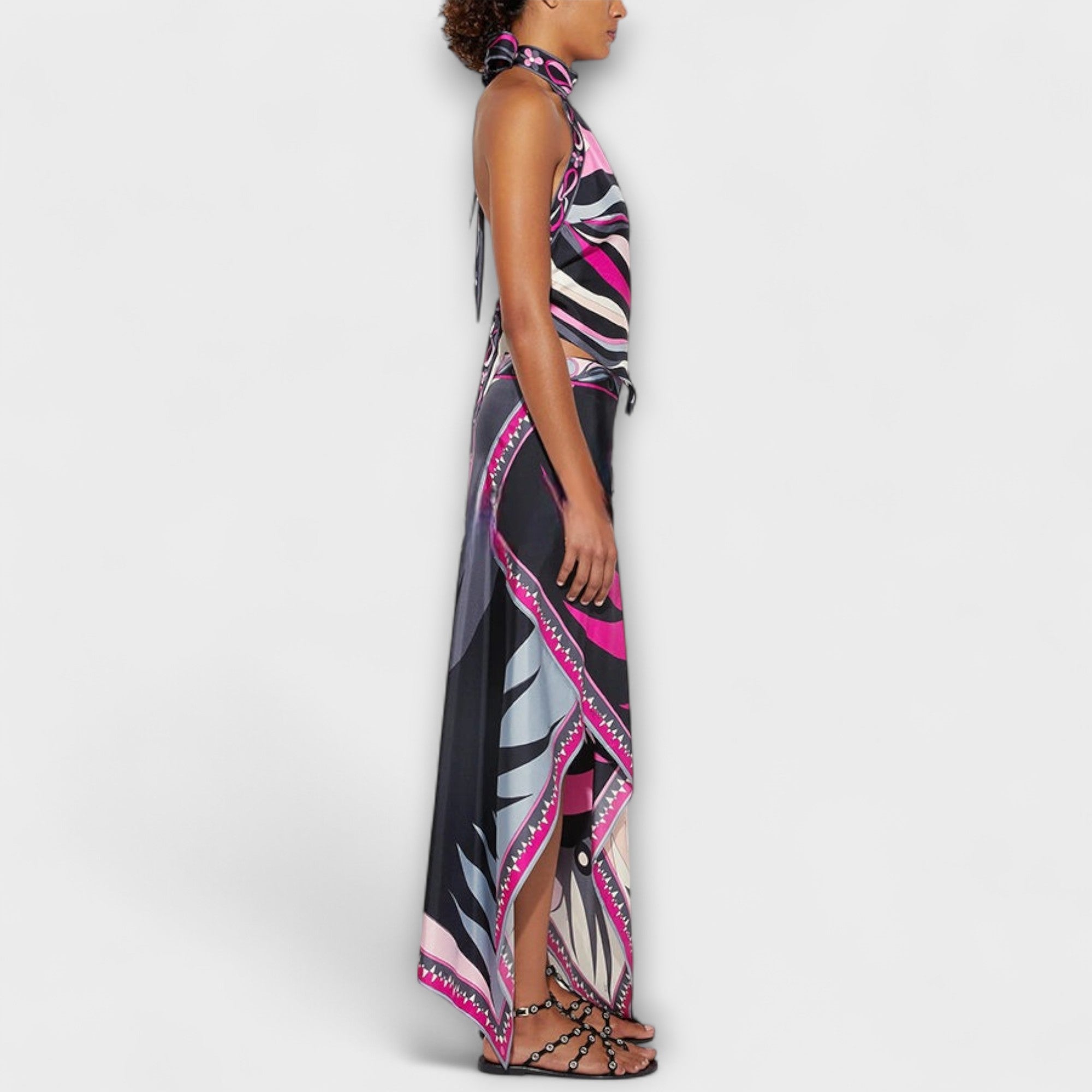Everly - Sett med Halter Top og Asymmetrisk Midi Skjørt