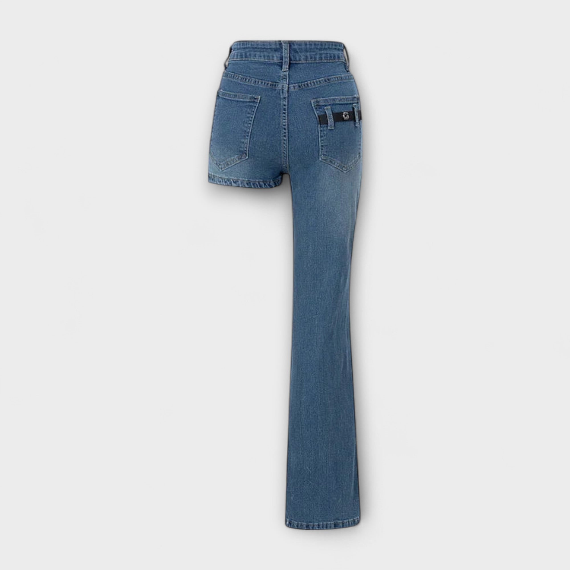 Astra - Trendy asymmetrisk denimshorts med én skulderstropp